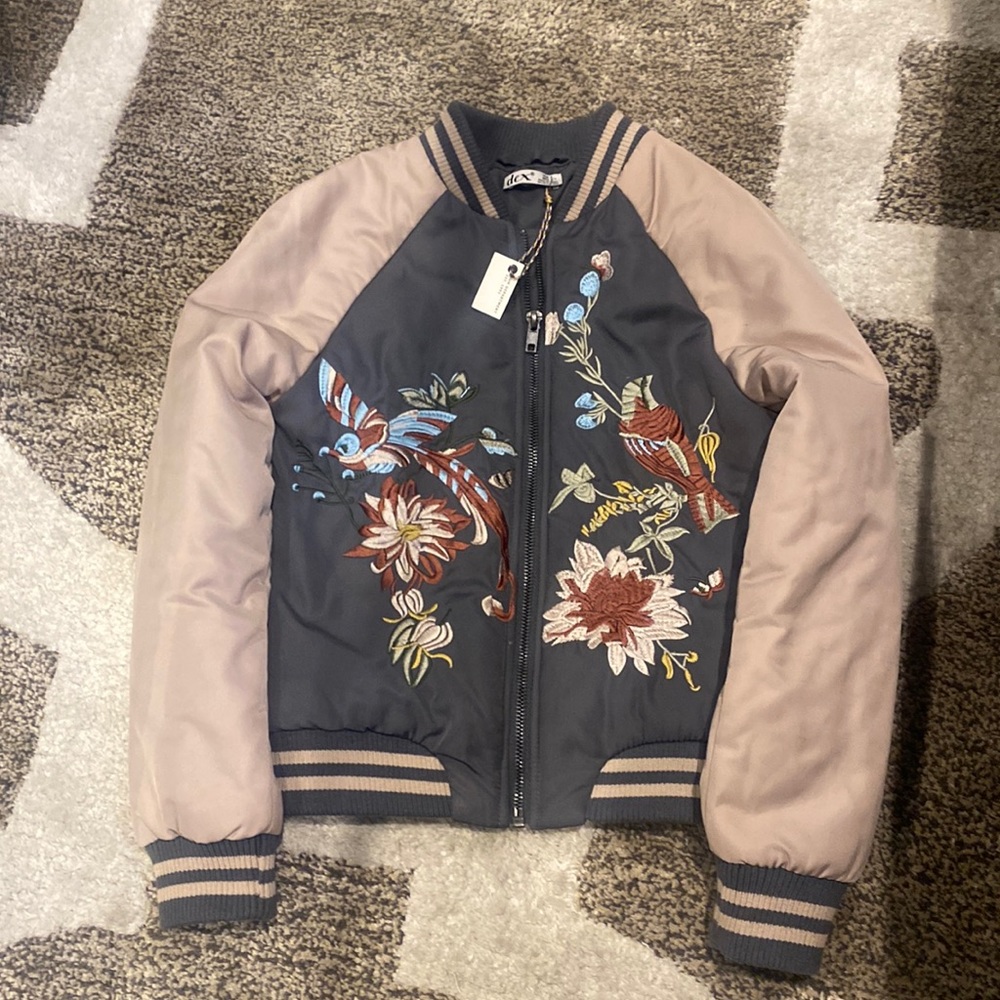 Dex girls puffer jacket with embroidery, size small. BNWT